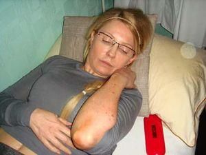 Пшонка назвал "выдумками" фото Карпачевой с синяками Тимошенко Пшонка назвал "выдумками" фото Карпачевой с синяками Тимошенко