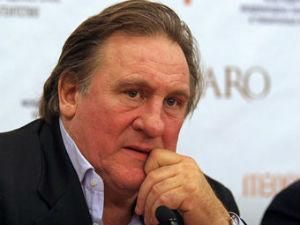 За Саркозі агітують Депардьє та Азнавур За Саркозі агітують Депардьє та Азнавур