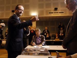 Франсуа Олланд проголосував на виборах президента Франсуа Олланд проголосував на виборах президента