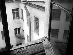 На Николаевщине 4-летний мальчик выпал из окна На Николаевщине 4-летний мальчик выпал из окна