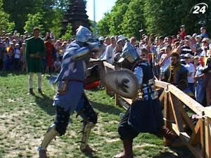 На фестивале средневековой культуры во Львове состоялись рыцарские бои
