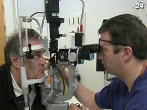 Слепому человеку вернули зрение с помощью киберглаза Слепому человеку вернули зрение с помощью киберглаза