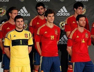 Сборная Испании готова отказаться от финала Евро-2012 из-за Тимошенко Сборная Испании готова отказаться от финала Евро-2012 из-за Тимошенко