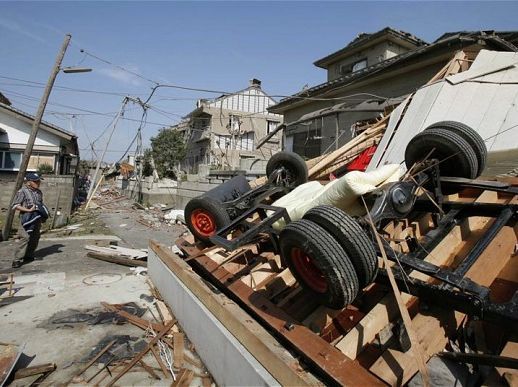 Восток Японии страдает от торнадо Восток Японии страдает от торнадо