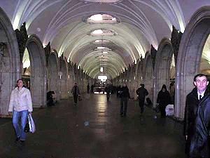 У Москві у метро почули сильний хлопок У Москві у метро почули сильний хлопок