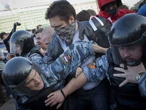 В Москве снова задерживают активистов В Москве снова задерживают активистов