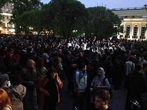 20 автобусов с ОМОНом в Москве "стерегут" 1500 оппозиционеров 20 автобусов с ОМОНом в Москве "стерегут" 1500 оппозиционеров