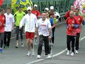 Украинский и поляки провели эстафету, посвященную Евро-2012 Украинский и поляки провели эстафету, посвященную Евро-2012