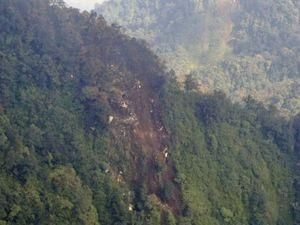 В Индонезии нашли обломки авиалайнера Sukhoi Superjet-100 В Индонезии нашли обломки авиалайнера Sukhoi Superjet-100