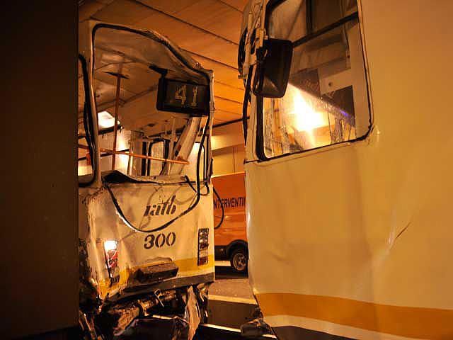 В Бухаресте столкнулись 4 трамвая, более 50 человек ранены