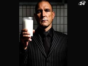 Винни Джонс рекламирует молоко Винни Джонс рекламирует молоко