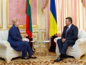 Янукович 2,5 часа беседовал с Президентом Литвы