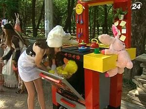 В Симферополе устроили парад детских колясок В Симферополе устроили парад детских колясок