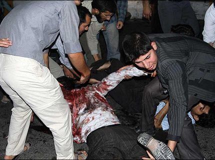 В результате серии взрывов в Ираке погибло по меньшей мере 5 человек В результате серии взрывов в Ираке погибло по меньшей мере 5 человек