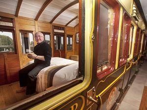 В Великобритании мужчина живет в старинном доме-вагоне В Великобритании мужчина живет в старинном доме-вагоне