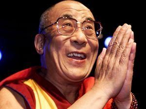 Далай Лама пожертвует на благотворительность 1,7 миллиона долларов
