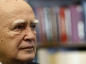 Греческий президент хочет создать правительство из неполитических фигур Греческий президент хочет создать правительство из неполитических фигур