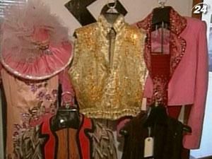 Костюми Майкла Джексона поїдуть в піврічне турне Костюми Майкла Джексона поїдуть в піврічне турне