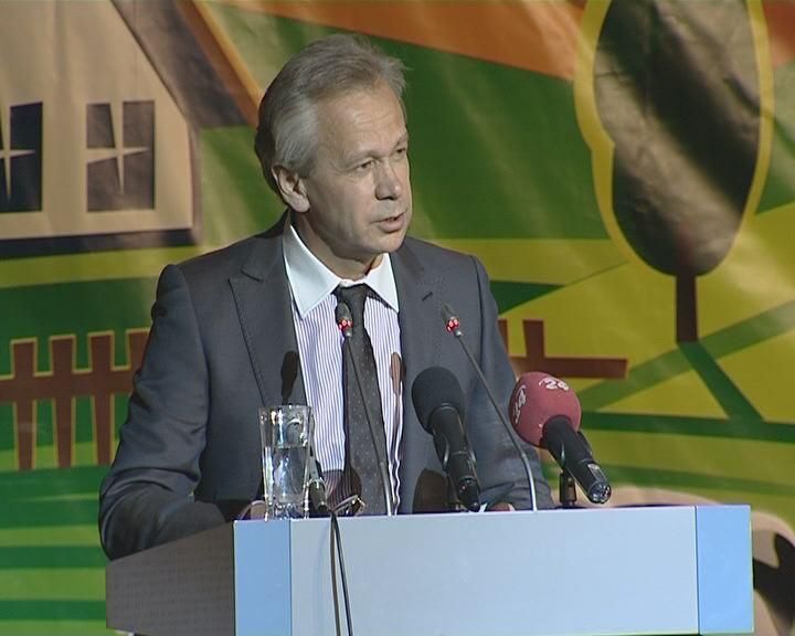 Присяжнюк инициирует проект "родное село" Присяжнюк инициирует проект "родное село"