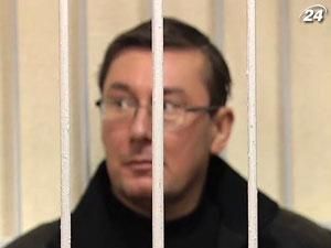 В Апеляційному суді Києва тривають дебати у справі Луценка