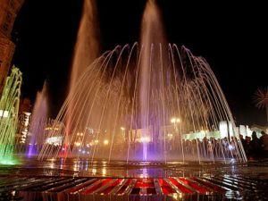 У Києві запрацюють нові світломузичні фонтани У Києві запрацюють нові світломузичні фонтани