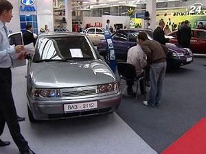 Російський "АвтоВАЗ" здає позиції на українському ринку Російський "АвтоВАЗ" здає позиції на українському ринку