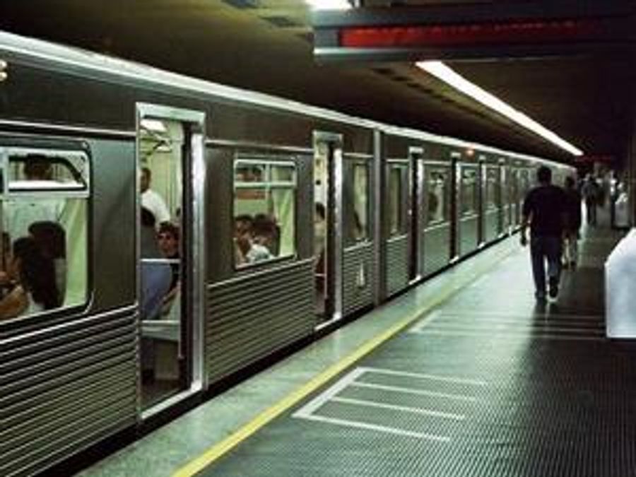 У Бразилії кілька десятків людей постраждали через аварію у метро У Бразилії кілька десятків людей постраждали через аварію у метро