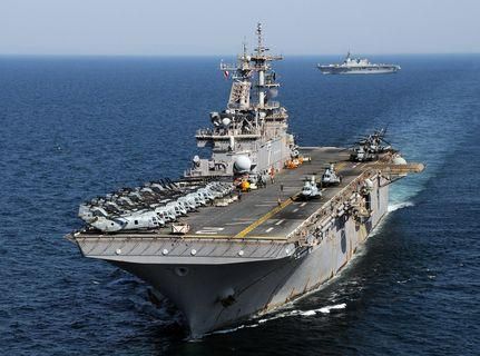 У Тихому океані зіткнулися два військові кораблі США