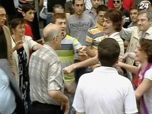 Грузинский гей-парад закончился дракой Грузинский гей-парад закончился дракой