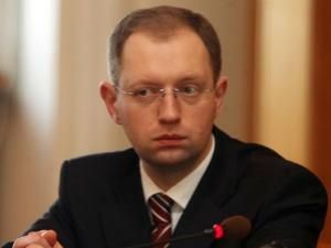Яценюк: СБУ переслідує бізнес за підтримку опозиції