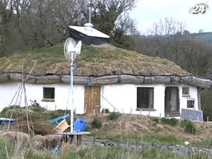 У Британії люди будують землянки, схожі на житла героїв Толкієна У Британії люди будують землянки, схожі на житла героїв Толкієна