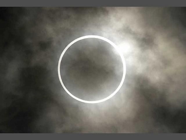 Произошло уникальное солнечное затмение Произошло уникальное солнечное затмение