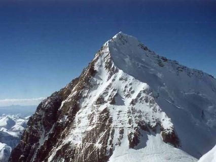 На Эвересте погибло трое альпинистов
