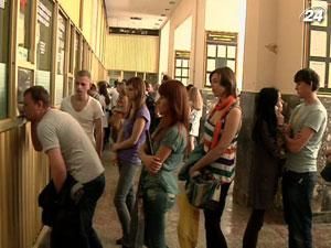 На нові швидкісні поїзди Hyundai розійшлося більше тисячі квитків На нові швидкісні поїзди Hyundai розійшлося більше тисячі квитків