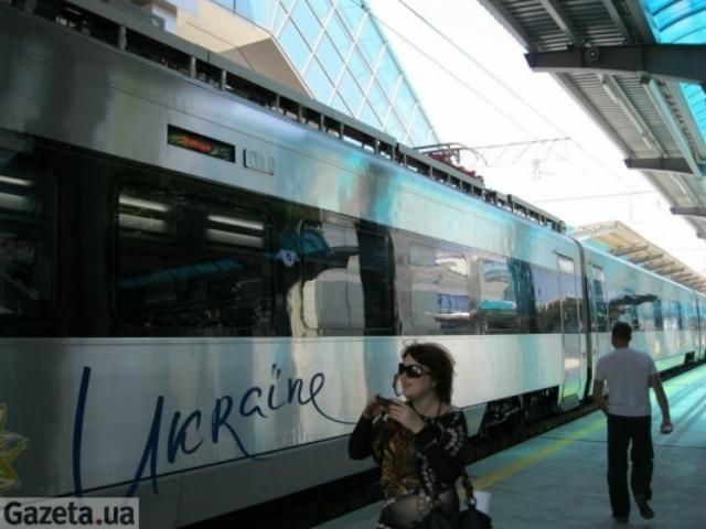 Колесніков: Поїздка у швидкісному потязі "Хюндай" не буде занадто дорогою для українців Колесніков: Поїздка у швидкісному потязі "Хюндай" не буде занадто дорогою для українців