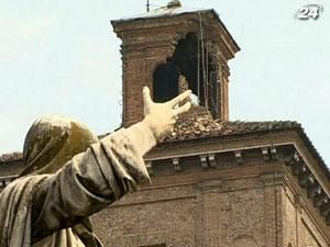 В Італії під завалами шукають ікони, картини та інші твори мистецтва В Італії під завалами шукають ікони, картини та інші твори мистецтва