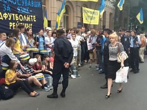 Активісти біля ВР протестують проти ухвалення закону про мовну політику