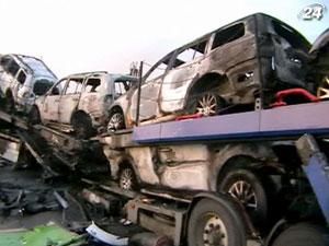 На Ровенщине сгорели две фуры и 5 новых внедорожников На Ровенщине сгорели две фуры и 5 новых внедорожников