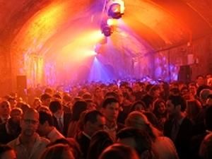 Благотворительный прием Клинтона назвали "худшей вечеринкой всех времен" Благотворительный прием Клинтона назвали "худшей вечеринкой всех времен"