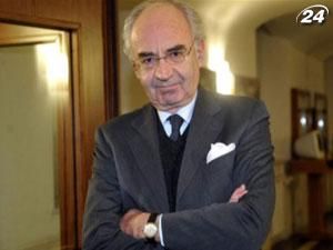 Главу банка Ватикана уволили Главу банка Ватикана уволили