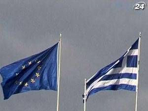 Мнения греков разделились относительно того, отказываться ли от евро