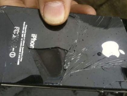 Трое человек ранены в результате взрыва iPhone в Чечне Трое человек ранены в результате взрыва iPhone в Чечне