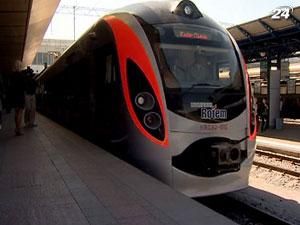 Поезд Hyundai поехал тестировать путь Киев-Львов