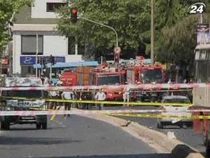 В Турции в результате атаки смертника погибли 2 человека, ранены 20 В Турции в результате атаки смертника погибли 2 человека, ранены 20