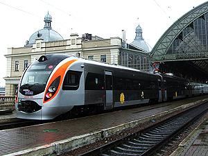 Журналістів безкоштовно возитимуть у потягах Hyundai на ЄВРО-2012