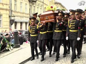 Во Львове похоронили героя Украины, директора галереи искусств Бориса Возницкого