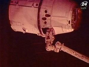 К МКС прибыл первый частный транспортный корабль К МКС прибыл первый частный транспортный корабль