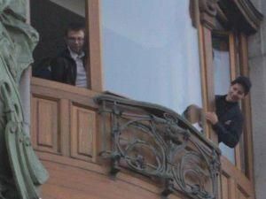 Засновник ВКонтакте на вихідних запускав літачки з грошима Засновник ВКонтакте на вихідних запускав літачки з грошима