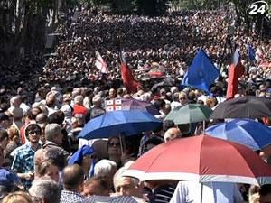 На митинг оппозиции в Тбилиси собрались десятки тысяч человек