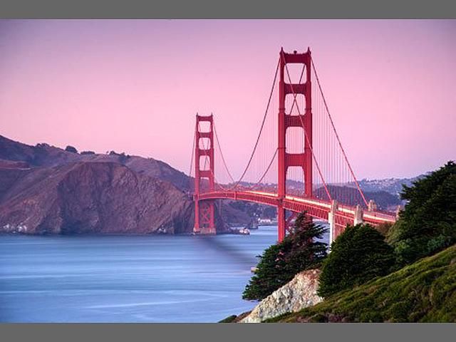 В Сан-Франциско отметили 75-летие моста "Золотые ворота" В Сан-Франциско отметили 75-летие моста "Золотые ворота"